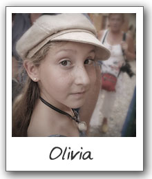 The Traveling Trio host - Olivia